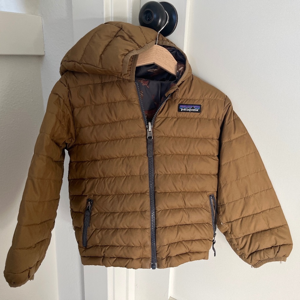 Patagonia down jacket kids 4T. Reversible.